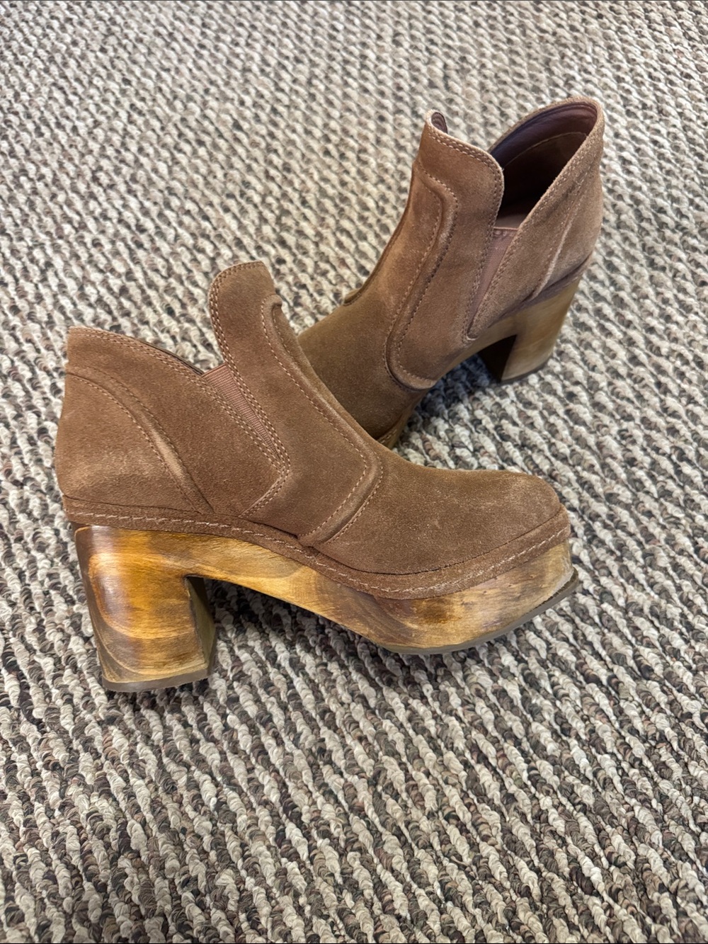 Matisse Jolie Brown Suede Wood Clogs